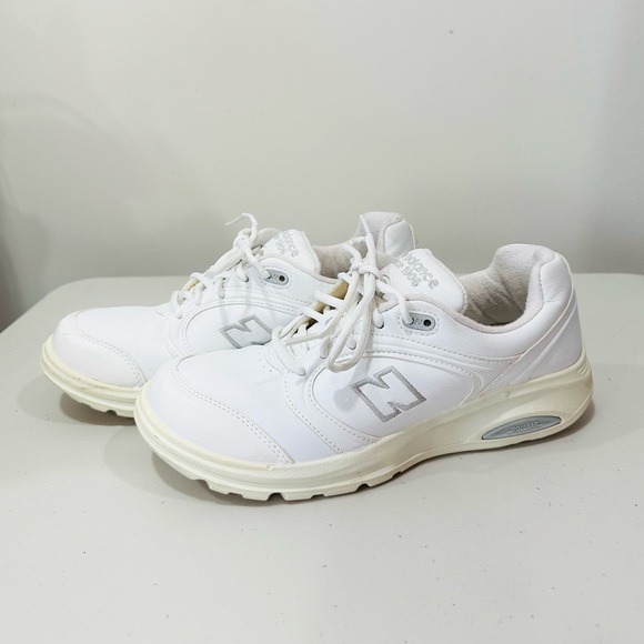 New Balance 812 Walking Shoes White‎ Leather  Women’s Size 8,5 - Picture 1 of 8